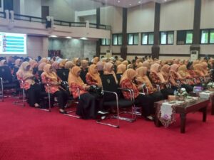 Penyuluhan Pencegahan Penyalahgunaan Narkoba bagi Darma Wanita Persatuan Provinsi Sulawesi Selatan dan Siswa-Siswi SMA