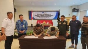 KEPALA BNNP SULSEL MENANDATANGANI PERJANJIAN KERJA SAMA DENGAN DINAS PENDIDIKAN SULSEL PADA ACARA DIALOG INTERAKTIF “SEKOLAH ANDALAN BEBAS NARKOBA” DI PROVINSI SULAWESI SELATAN T.A 2024