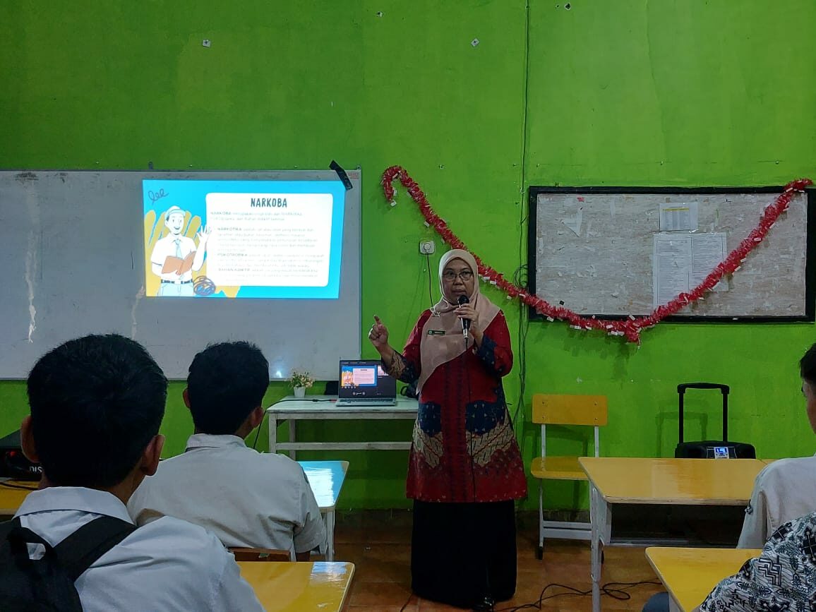 Sosialisasi Bahaya Penyalahgunaan Narkoba dalam mewujudkan Sekolah Bersih tanpa Narkoba (Bersinar) di SMK Negeri 3 Gowa Kabupaten Gowa