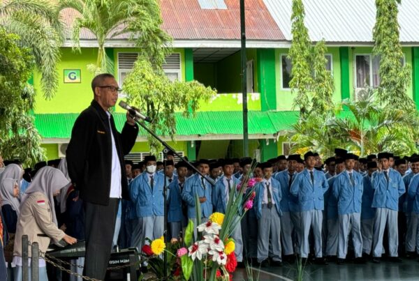 Sosialisasi P4GN melalui kegiatan Upacara Bendera di MAN 2 Makassar