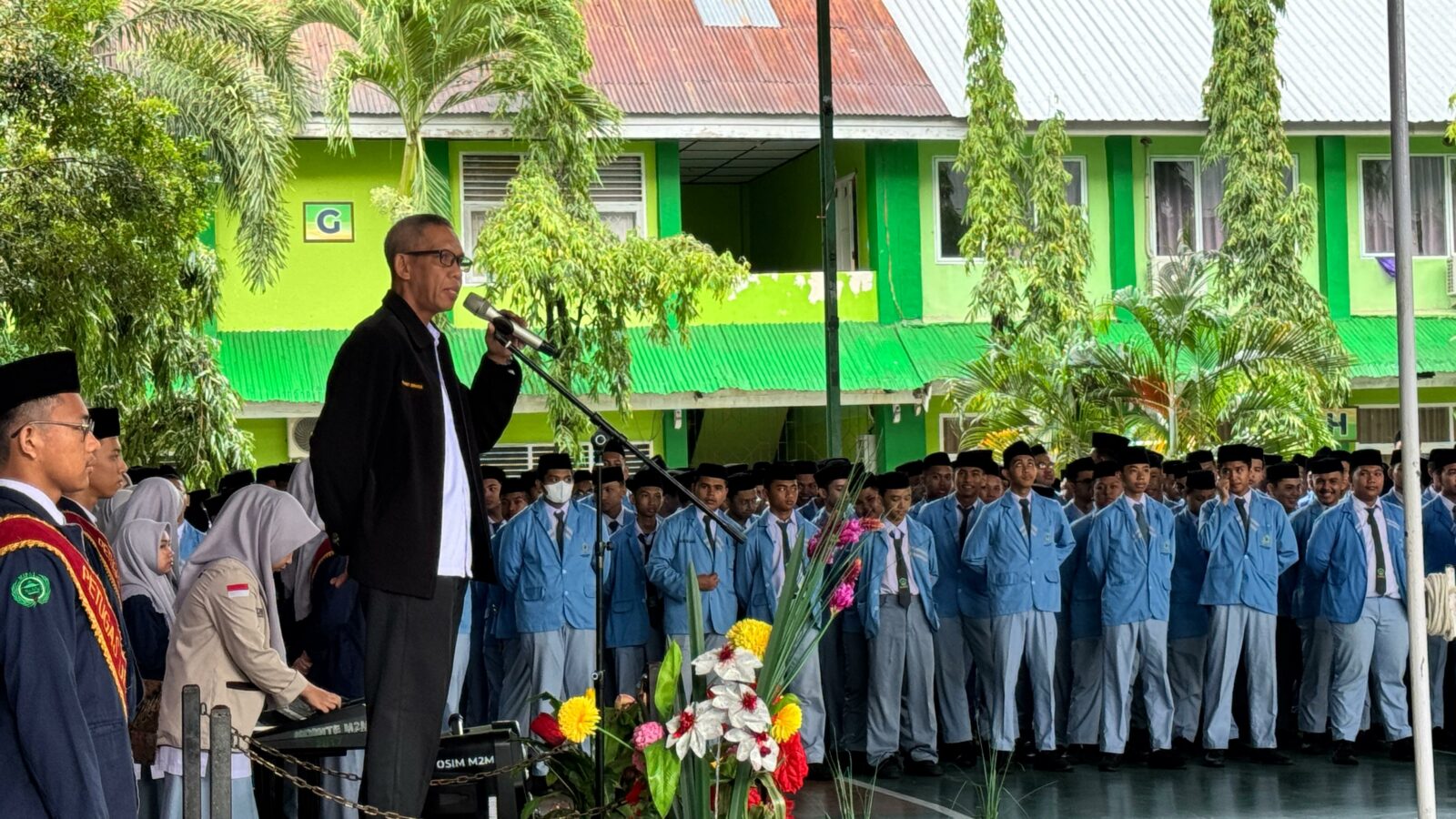 Sosialisasi P4GN melalui kegiatan Upacara Bendera di MAN 2 Makassar