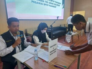 BNNP SULSEL LAKUKAN SOSIALISASI P4GN DAN DETEKSI DINI TES URINE PEGAWAI BALAI PELATIHAN VOKASI DAN PRODUKTIVITAS KABUPATEN PANGKEP