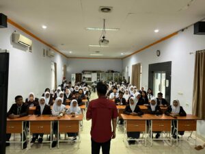 BNN Provinsi Sulsel Sosialisasi Sosialisasi Pencegahan Penyalahgunaan Narkotika di SMAN 16 Makassar