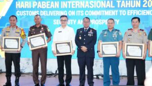 Kepala BNNP Sulsel Meraih Penghargaan Dalam Rangkaian Acara Peringatan Hari Pabean Internasional Tahun 2025