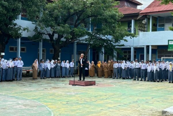 KIE Pencegahan Penyalahgunaan Narkoba Dalam Forum Upacara Bendera Di SMA NEG.14 MAKASSAR