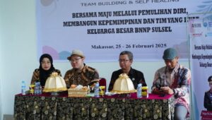 Jaga Kekompakan Antar Personil, Kepala BNNP Sulawesi Selatan Bersama Ketua DWP BNNP Sulsel Mengadakan Workshop Team Building & Self Healing