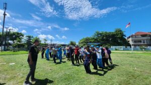 Jaga Kekompakan Antar Personil, Kepala BNNP Sulawesi Selatan Bersama Ketua DWP BNNP Sulsel Mengadakan Workshop Team Building & Self Healing