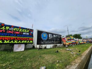 KARANGAN BUNGA PENUHI KANTOR BNNP SULSEL, MITRA BNN APRESIASI PROGRAM P4GN PADA MOMENTUM HUT BNN RI KE-23