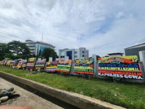 KARANGAN BUNGA PENUHI KANTOR BNNP SULSEL, MITRA BNN APRESIASI PROGRAM P4GN PADA MOMENTUM HUT BNN RI KE-23