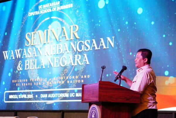 SEMINAR WAWASAN KEBANGSAAN, KEPALA BNNP SULSEL AJAK MAHASISWA LAWAN NARKOBA DI UNIVERSITAS CIPUTRA