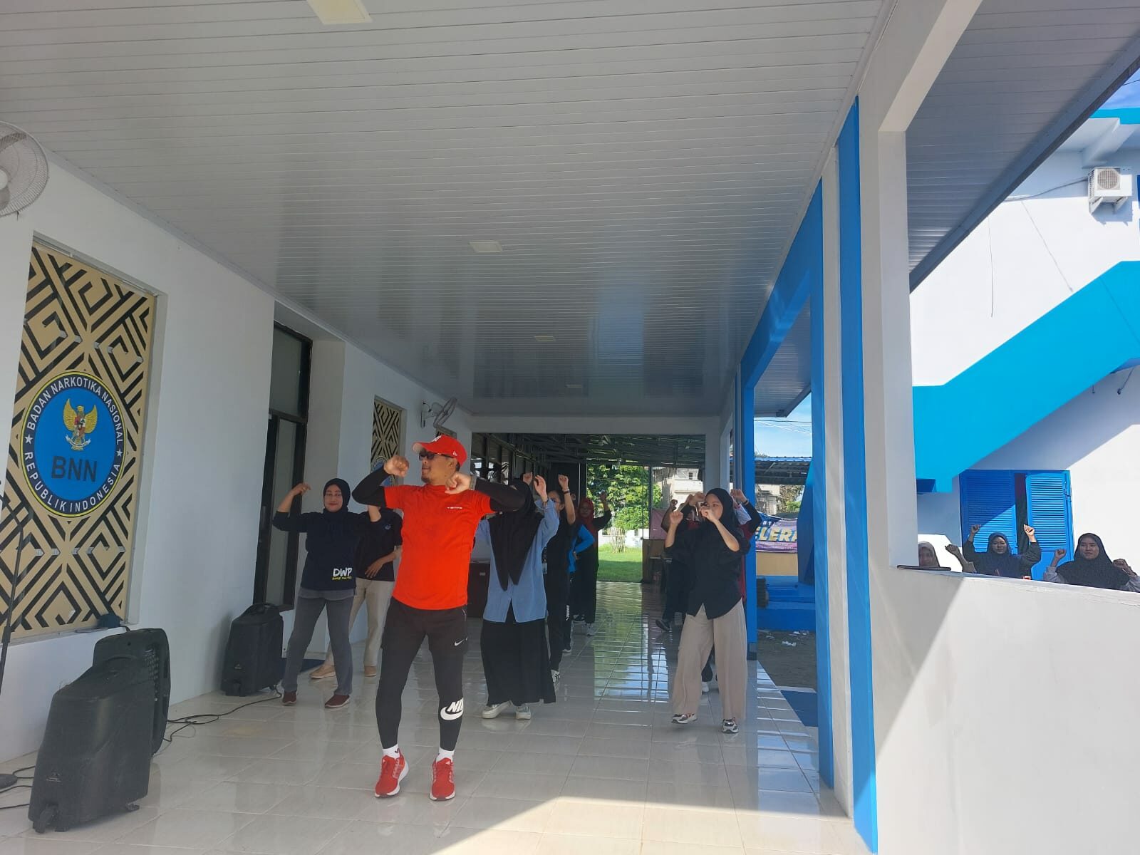 PERSONIL BNNP SULAWESI SELATAN MELAKSANAKAN OLAHRAGA BERSAMA PERIODE APRIL 2025