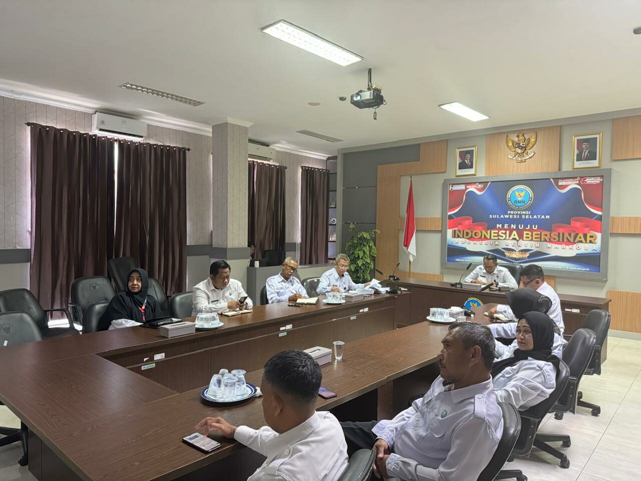 BNNP Sulawesi Selatan Mengikuti Kegiatan Rapat Pimpinan (Rapim) Bulanan BNN RI Secara Virtual Periode April 2025