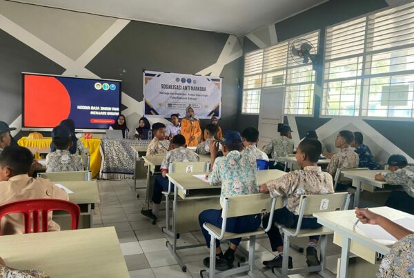 Sosialisasi Pencegahan Narkoba Mahasiswa Magang UNM di UPT SPF SMPN 18 Makasaar