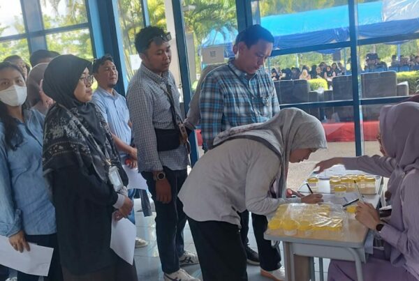BERSINERGI UNTUK MEWUJUDKAN LINGKUNGAN KERJA BERSINAR, BNNP SULSEL LAKUKAN SOSIALISASI P4GN DETEKSI DINI TES URINE KARYAWAN AIRNAV INDONESIA CABANG MAKASAR MTSC
