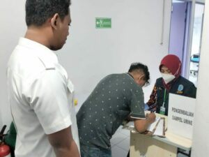 BNNP SULSEL DETEKSI DINI NARKOBA MELALUI TES URINE KARYAWAN AIRNAV INDONESIA CABANG MAKASAR MTSC BNNP SULSEL DETEKSI DINI NARKOBA MELALUI TES URINE KARYAWAN AIRNAV INDONESIA CABANG MAKASAR MTSC