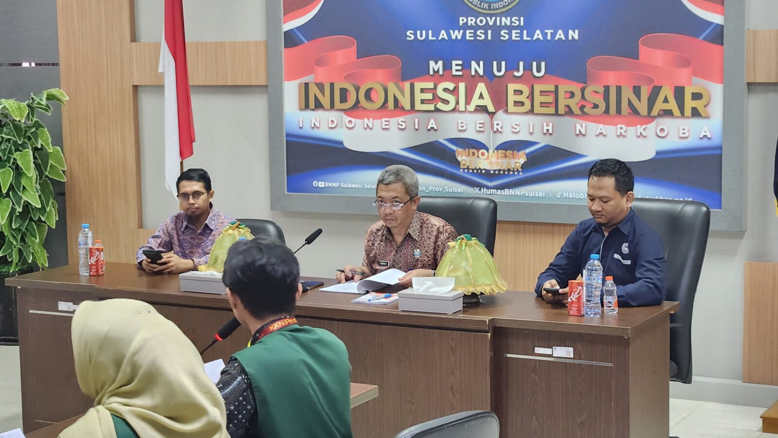 Penarikan Mahasiswa Proyek Kemanusiaan Jurusan Psikologi Pendidikan dan Bimbingan, Prodi Bimbingan dan Konseling, Fakultas Ilmu Pendidikan, Universitas Negeri Makassar dan Mahasiswa Kuliah Kerja Nyata Profesi (KKN-P) Fakultas Hukum Universitas Islam Makassar Penarikan Mahasiswa Proyek Kemanusiaan Jurusan Psikologi Pendidikan dan Bimbingan, Prodi Bimbingan dan Konseling, Fakultas Ilmu Pendidikan, Universitas Negeri Makassar dan Mahasiswa Kuliah Kerja Nyata Profesi (KKN-P) Fakultas Hukum Universitas Islam Makassar