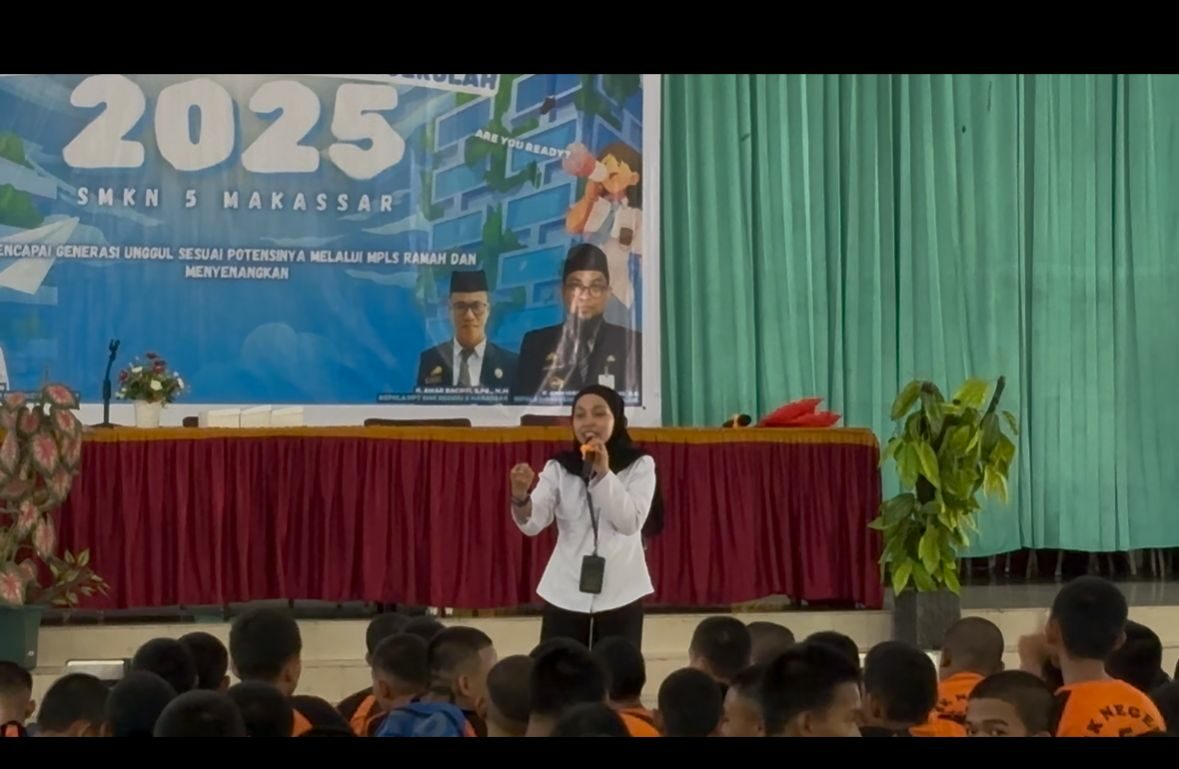 Sosialisasi Pencegahan Penyalahgunaan Narkotika Di MPLS SMK NEGERI 5 Makassar Sosialisasi Pencegahan Penyalahgunaan Narkotika Di MPLS SMK NEGERI 5 Makassar