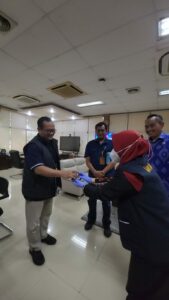 BERSINERGI UNTUK MEWUJUDKAN LINGKUNGAN KERJA BERSINAR, BNNP SULSEL LAKUKAN DETEKSI DINI TES URINE KARYAWAN PT. PERTAMINA PATRA NIAGA REGIONAL SULAWESI BERSINERGI UNTUK MEWUJUDKAN LINGKUNGAN KERJA BERSINAR, BNNP SULSEL LAKUKAN DETEKSI DINI TES URINE KARYAWAN PT. PERTAMINA PATRA NIAGA REGIONAL SULAWESI