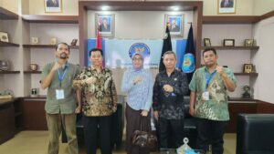 KEPALA BNNP SULSEL MENERIMA KUNJUNGAN TIM DARI BRIN DAN MITRA LOKAL PERGURUAN TINGGI DALAM RANGKA PENELITIAN PREVALENSI PENYALAHGUNA NARKOTIKA KEPALA BNNP SULSEL MENERIMA KUNJUNGAN TIM DARI BRIN DAN MITRA LOKAL PERGURUAN TINGGI DALAM RANGKA PENELITIAN PREVALENSI PENYALAHGUNA NARKOTIKA