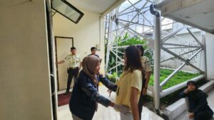 BERSINERGI UNTUK MEWUJUDKAN LINGKUNGAN KERJA BERSINAR, BNNP SULSEL LAKUKAN DETEKSI DINI TES URINE KARYAWAN PT. PERTAMINA PATRA NIAGA REGIONAL SULAWESI BERSINERGI UNTUK MEWUJUDKAN LINGKUNGAN KERJA BERSINAR, BNNP SULSEL LAKUKAN DETEKSI DINI TES URINE KARYAWAN PT. PERTAMINA PATRA NIAGA REGIONAL SULAWESI